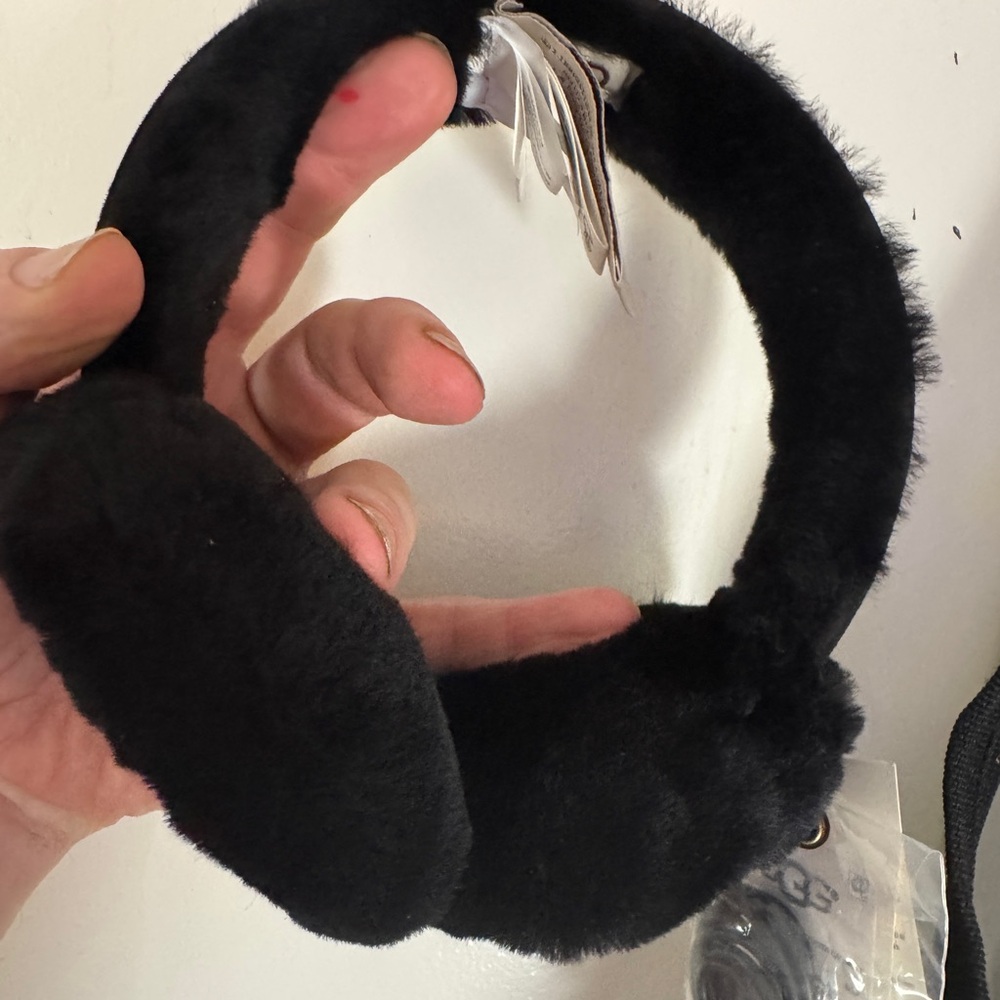 UGG Sheepskin Bluetooth Earmuffs NWT